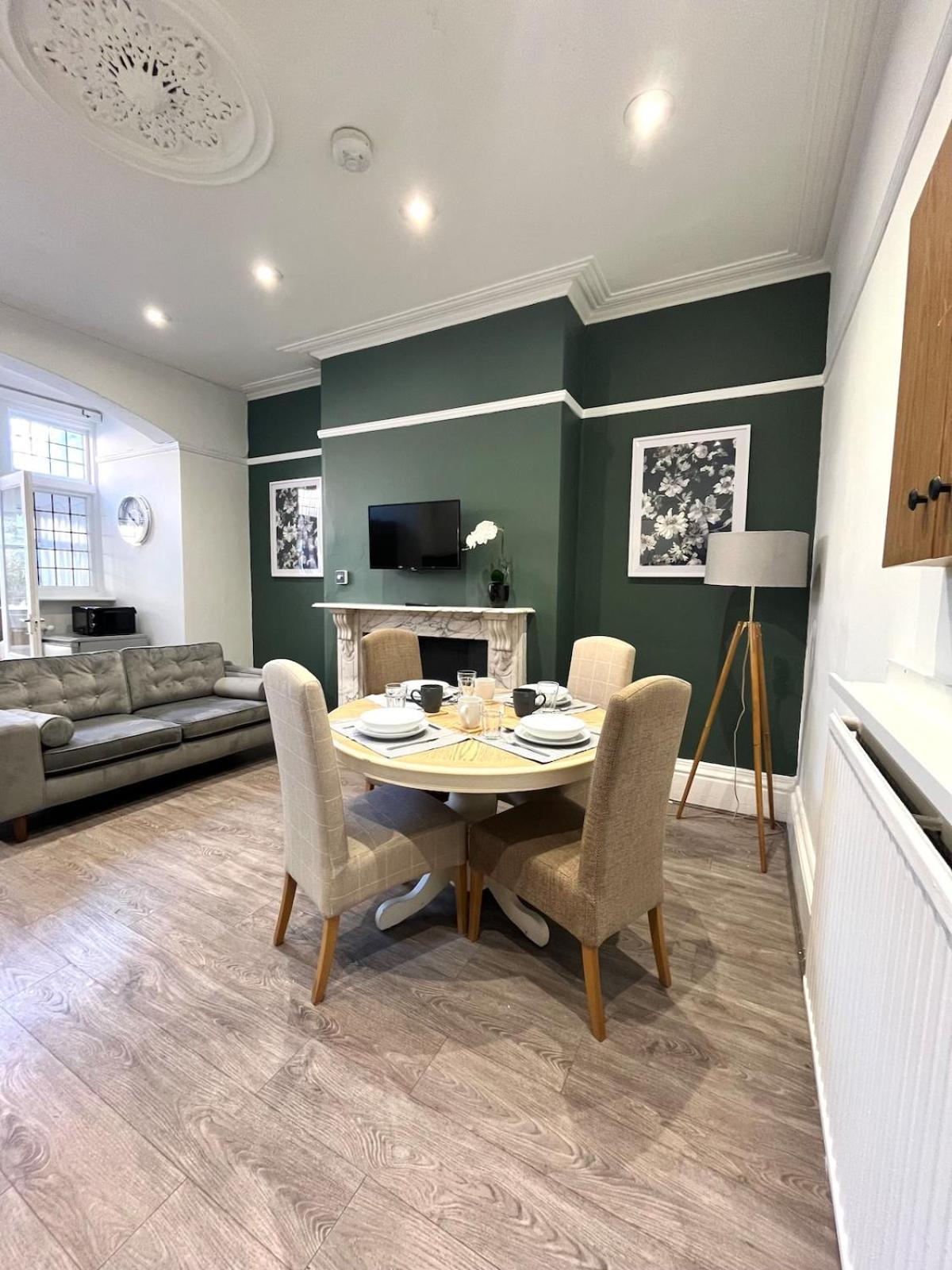 Stylish Home From Home In Derby - Great For Contractors, Groups & Families With Free Parking Eksteriør bilde